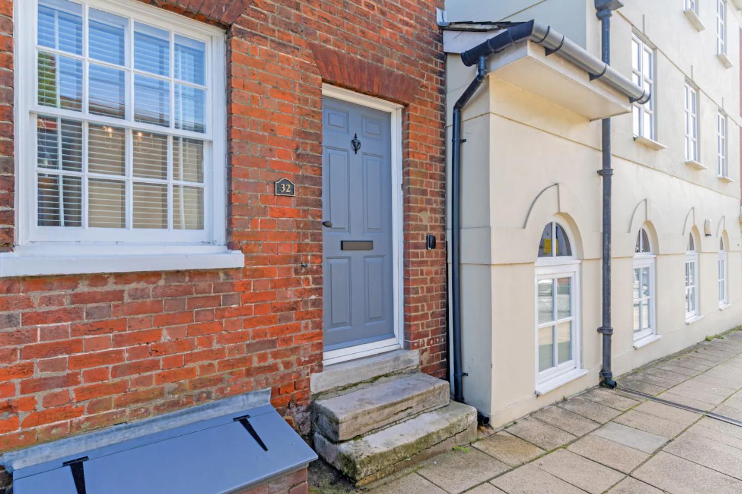 2 Bedrooms Stylish, Gorgeous, Westgate Cottage Retreat, Central Winchester, Free On-Street Parking Permit, With Garden Close To Cathedral - Sleeps 6, Pets Are Welcome, Summer Special Offer! - By Blue Puffin Stays Exterior foto