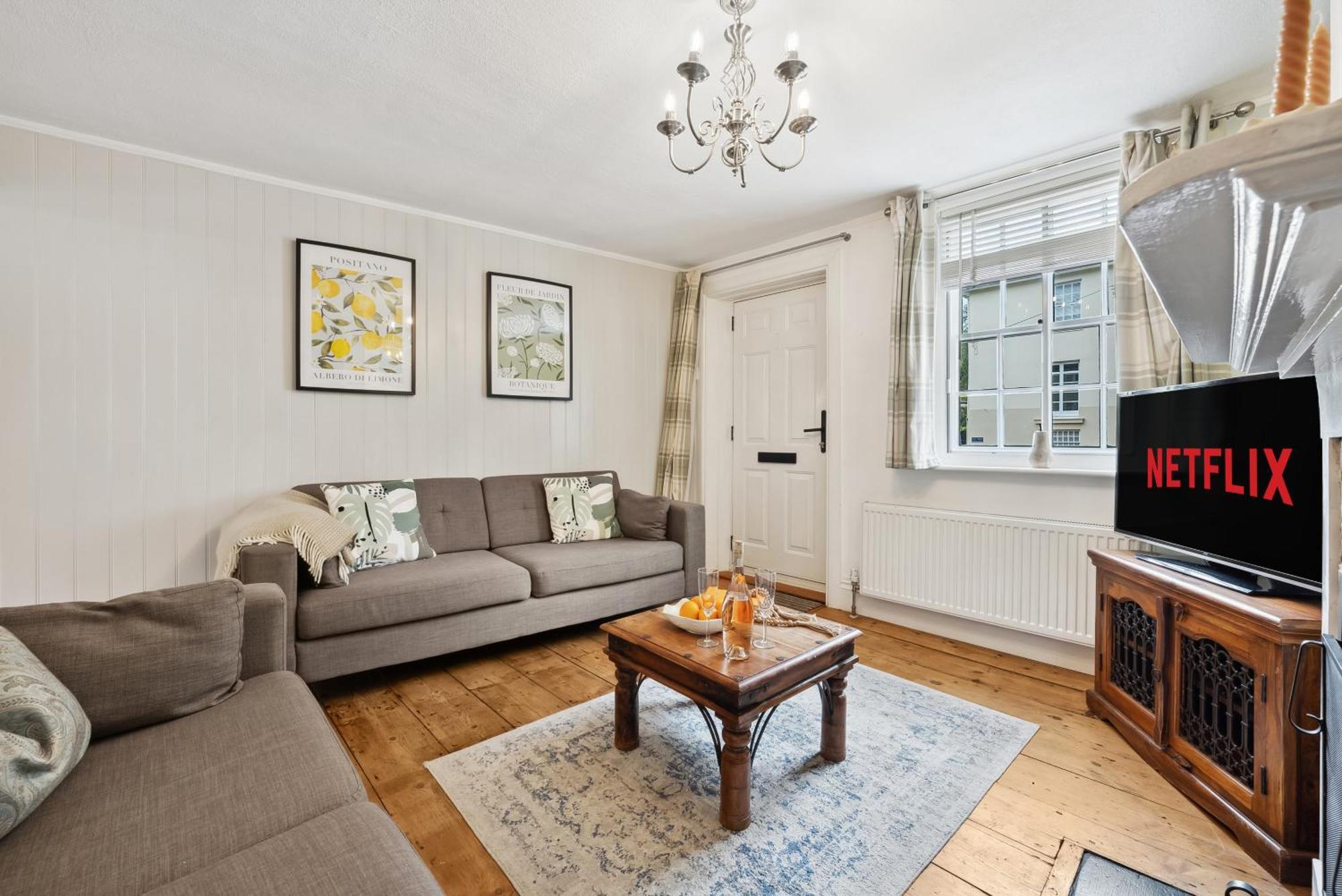 2 Bedrooms Stylish, Gorgeous, Westgate Cottage Retreat, Central Winchester, Free On-Street Parking Permit, With Garden Close To Cathedral - Sleeps 6, Pets Are Welcome, Summer Special Offer! - By Blue Puffin Stays Exterior foto
